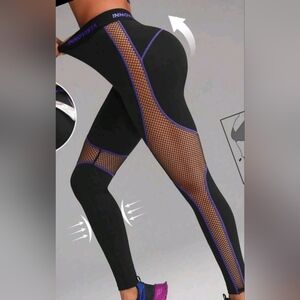 BLACK & PURPLE WORK OUT LEGGINGS WITH MESH 🖤 💜 SIZE SMALL